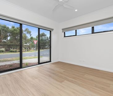 Modern Family Home - Photo 4