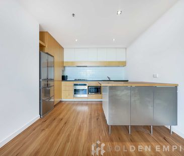 Stunning View Apartment at Prime Location (partially furnished) - Photo 2