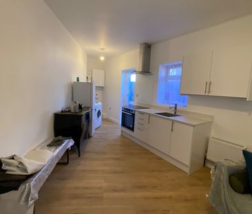 1 Bed Flat, Goodmayes Lane, IG3 - Photo 5