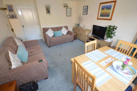 2 bedroom apartment to rent - Photo 2