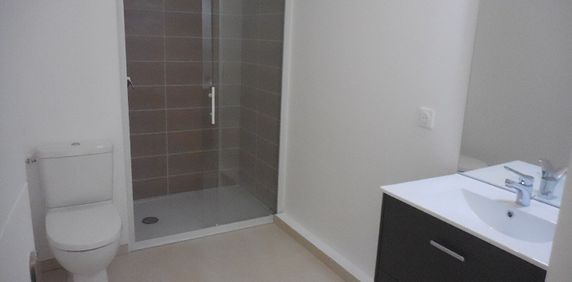 Appartement 1 pièces 33m2 MARSEILLE 12EME 645 euros - Photo 2