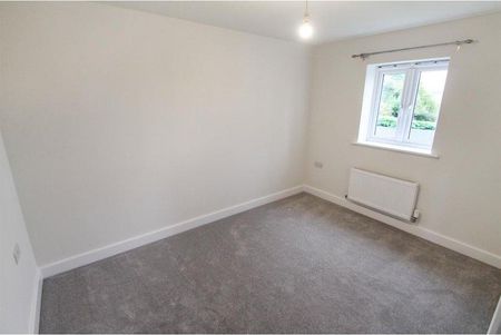 8, Lloyd Way, Ludlow - Photo 2