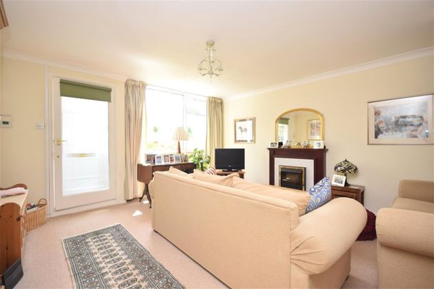 Strawberry Hill Close, Twickenham, Middlesex, TW1 - Photo 1