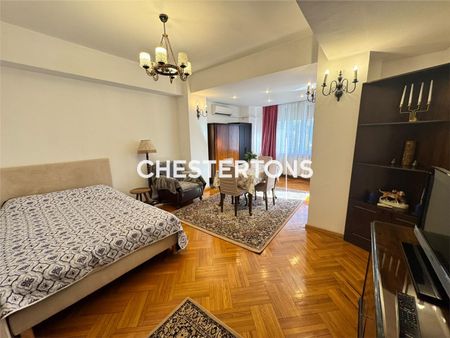 GARSONIERA DE INCHIRIAT CLUCERULUI, LANGA ARCUL DE TRIUMF - Fotografie 2