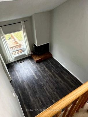 8 Roscoe Road #Main - Photo 1