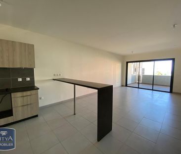 Location Appartement 3 pièces 74m² ST DENIS 97400 - Photo 4