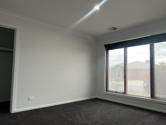 22 Dibbler Street, Thurgoona NSW 2640 - House For Rent | Domain - Photo 1