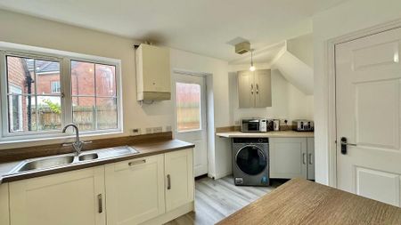 1 bedroom in a house share to rent - Photo 5