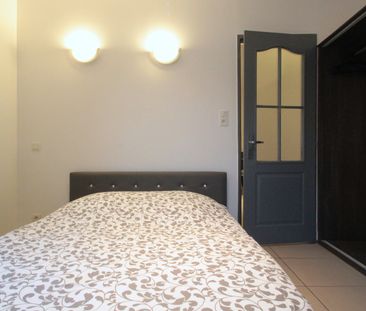 T2 meublé 40 m2 climatisé bail 12 mois reconductible disponible - Photo 6