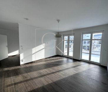Stilvolle 4,5-Zimmer-Wohnung mit 2 Terrassen & 2 Stellplätzen - Photo 1