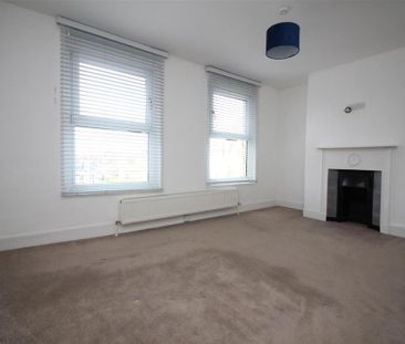 2 bedroom maisonette to rent - Photo 4