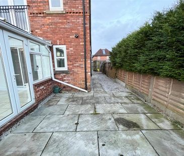 3 bedroom semi-detached house to rent - Photo 3
