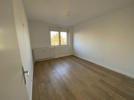 Location Appartement 3 pièces 79m² VILLENEUVE D ASCQ 59491 - Photo 2