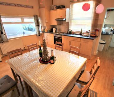 5 bedroom terraced house to rent - Photo 2