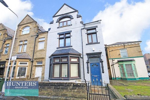 Claremont Terrace, Bradford - Photo 1