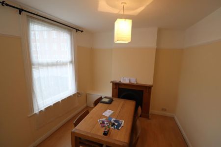 3 bedroom terraced house to rent - Photo 4