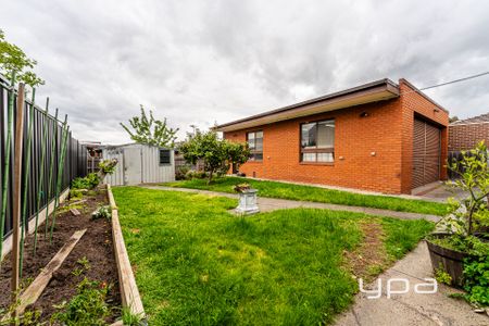 229 Melrose Drive, TULLAMARINE - Photo 3