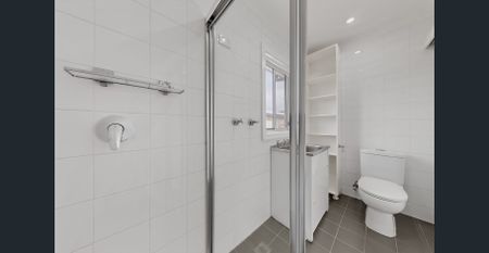 Immaculate, Light-Filled Family Residence in a Sought-After Location - Photo 5