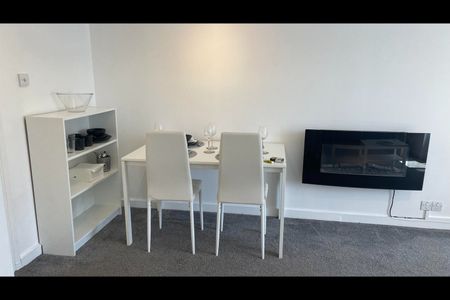 1 Bed Flat, Cotton Avenue, W3 - Photo 4