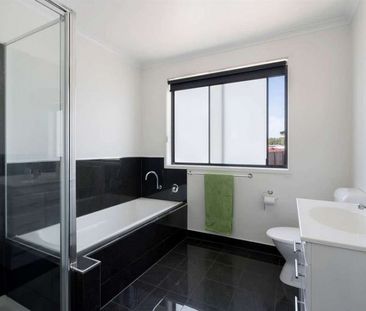 Modern unit in popular Penguin - Photo 6