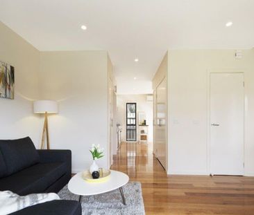 Register to Inspect // Luxurious Living in the Heart of Yarraville - Photo 5