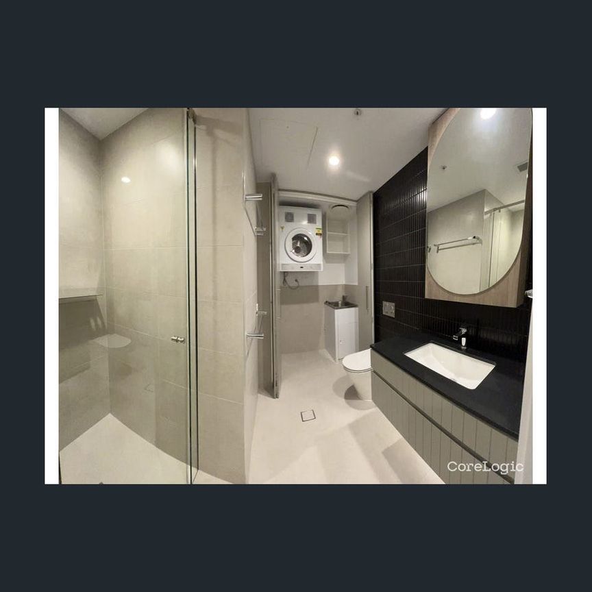 Furnished brand new 2beds 2bath Apartment in the heart of City - Photo 1