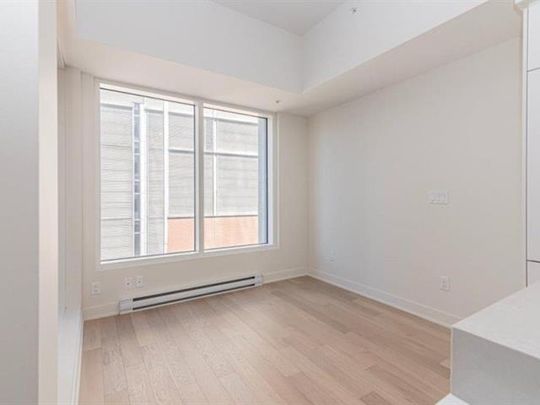 1288 Rue St Antoine O. - Photo 1
