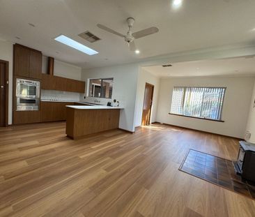 Spacious 4x2 Family Home in East Victoria Park - Photo 6