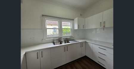 Great Location! - Photo 4