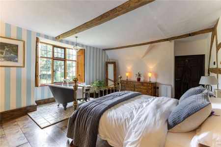 Grade II* listed Manor Farmhouse - Photo 5