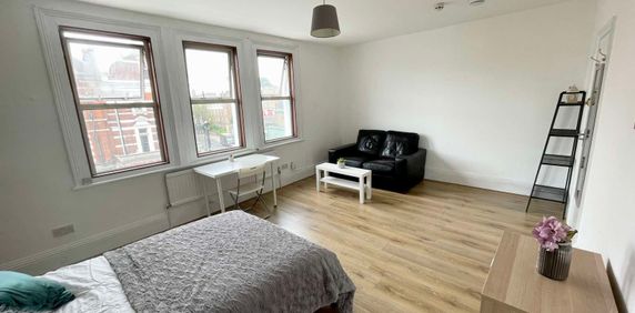 Large Room Available - N4 - Finsbury Park - Photo 2