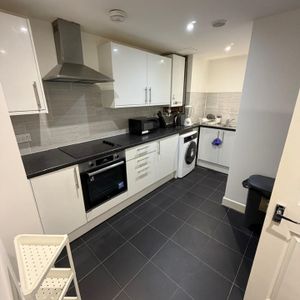 Room in a Shared House, Old Kent Road, SE15 - Photo 2