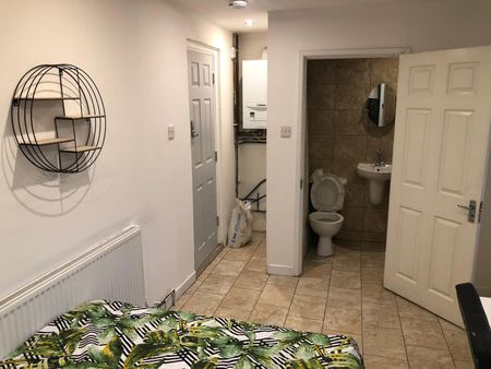 Ensuite double room on London road, CV1 2JP - Photo 5