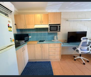 Fully Furnished Studio Living - Photo 4