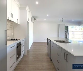 Stunning and Spacious 4-Bedroom Home in Serene Cannon Valley - Photo 2