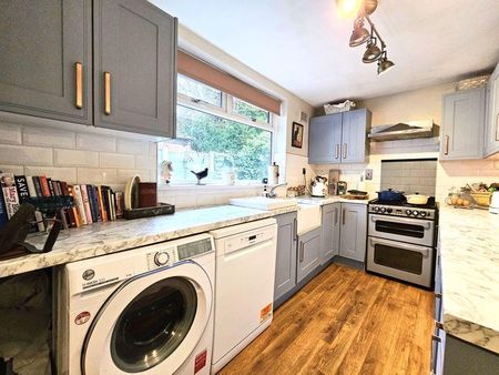 2 bedroom terraced house to rent - Photo 4