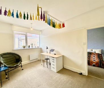 First Floor Flat, Coldharbour Road, Bristol, BS6 7NA - Photo 3