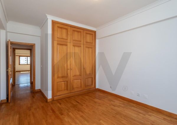 Apartamento T4 em Lisboa