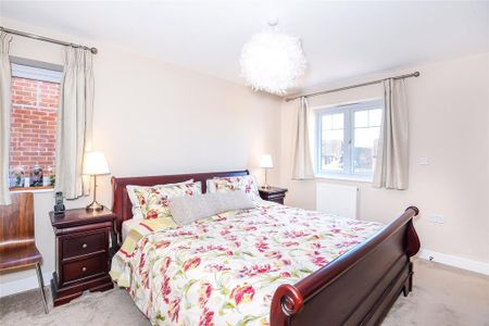 4 bedroom detached house to rent - Photo 4