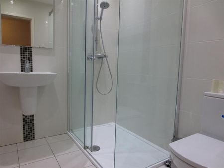 3 bedroom terraced house to rent - Photo 3