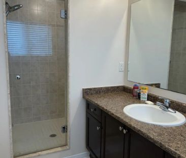 Detached Home For Lease | W9237250 - Photo 5