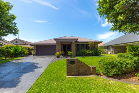 Ideally located Quality Family Home for rent - Photo 3