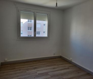 Location Appartement 4 pièces 70m² - Photo 2