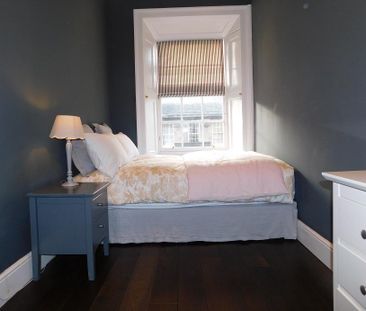 3 bedroom flat to rent - Photo 6