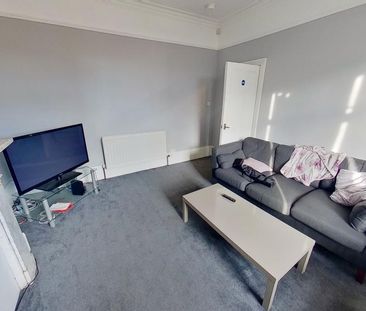 5 bedroom house to rent - Photo 2