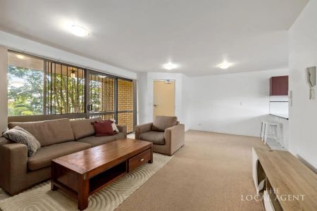 “FURNISHED UNIT IN THE HEART OF TOOWONG!” - Photo 2