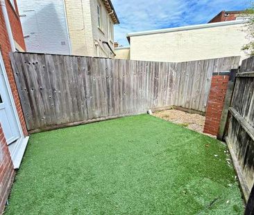 Lower Parkstone, BH14 - Photo 2