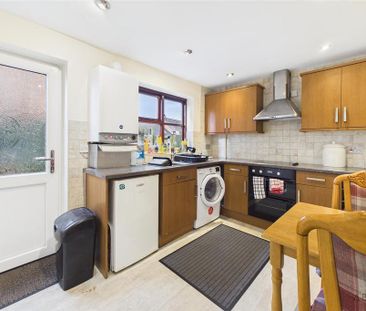 2 bedroom semi-detached house to rent - Photo 5