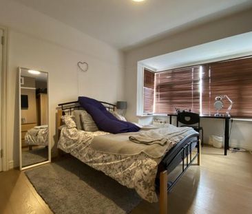 Trelawn Crescent, - Photo 4