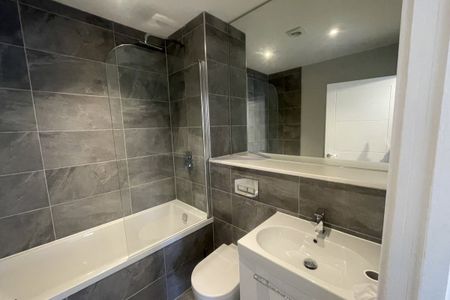 Hutton Grove, LONDON - Photo 5